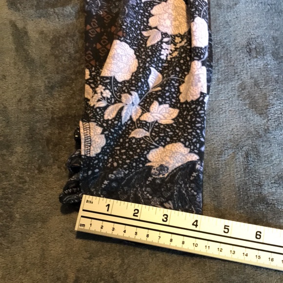 Women’s size XL members mark the lounge legging - Picture 4 of 9